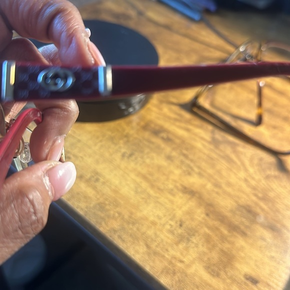 Gucci Glasses - Picture 3 of 7